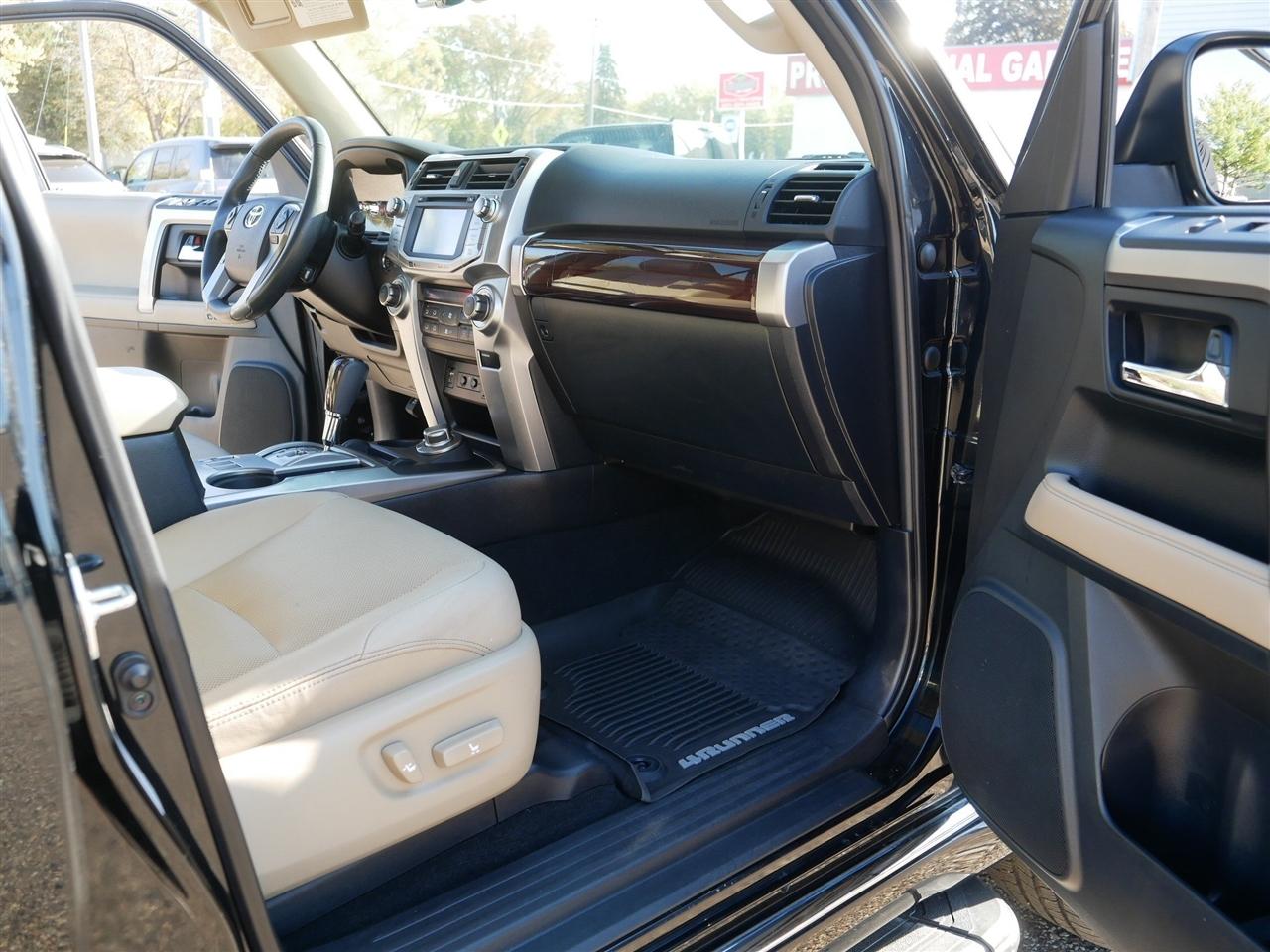 Toyota 4Runner Limited 4WD V6 2016