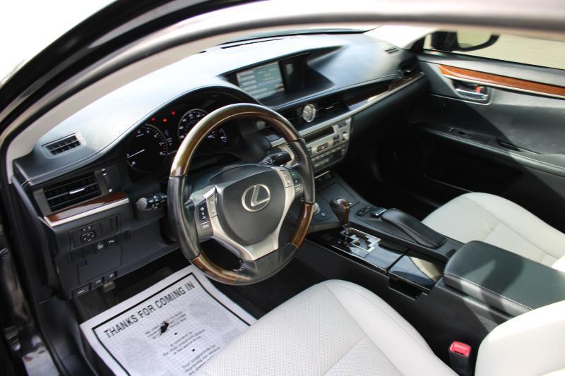 Lexus ES 350 Sedan 2014