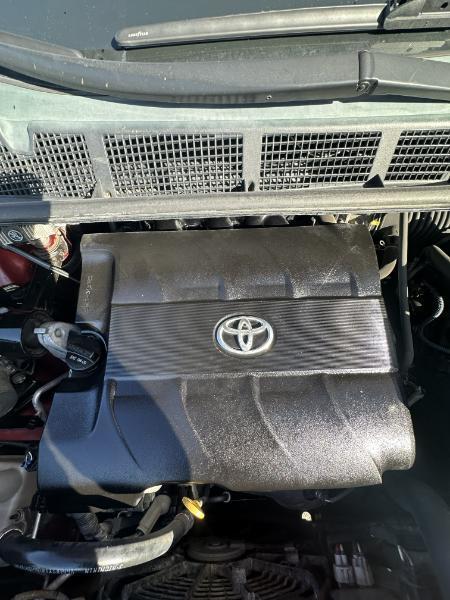 Toyota Sienna LE 8-Pass V6 2011