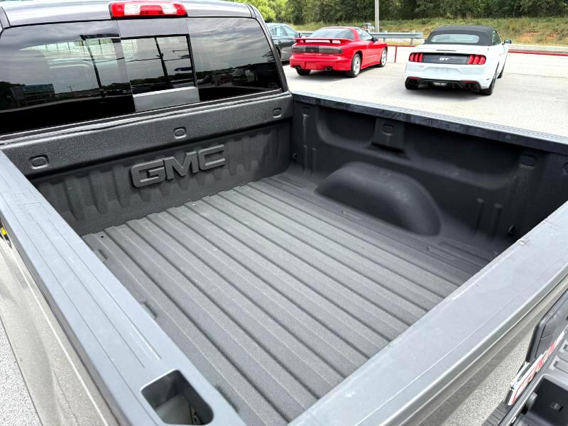 GMC Sierra 1500 4WD Crew Cab 143.5" SLT 2016 GMC Sierra 1500 4WD Crew Cab 143.5" SLT 2016