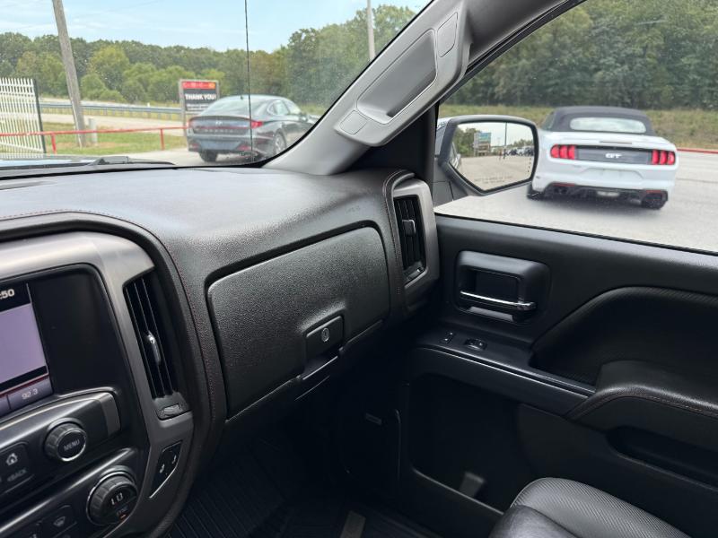GMC Sierra 1500 4WD Crew Cab 143.5" SLT 2016 GMC Sierra 1500 4WD Crew Cab 143.5" SLT 2016