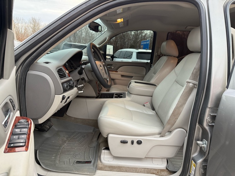 Chevrolet Silverado 2500HD 4WD Crew Cab 153.7" LTZ 2012