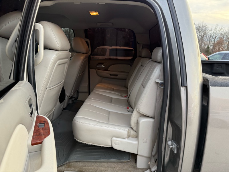 Chevrolet Silverado 2500HD 4WD Crew Cab 153.7" LTZ 2012