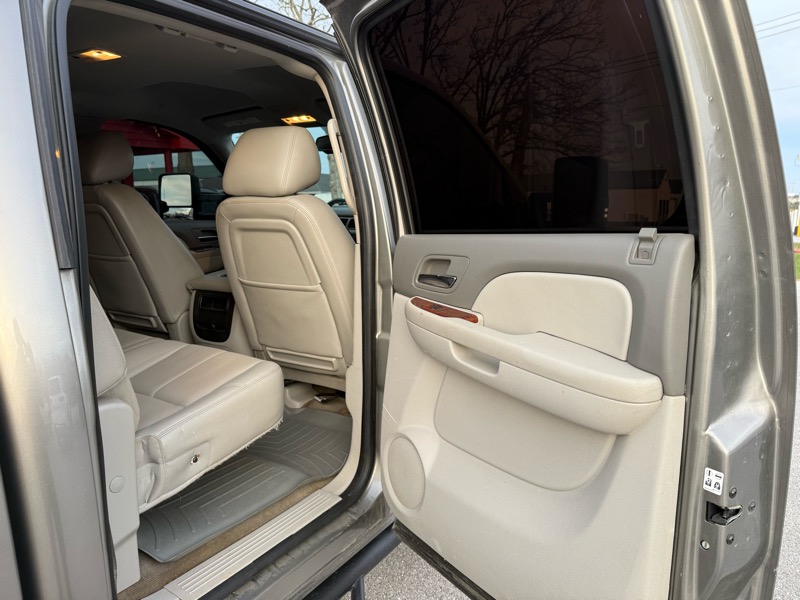 Chevrolet Silverado 2500HD 4WD Crew Cab 153.7" LTZ 2012