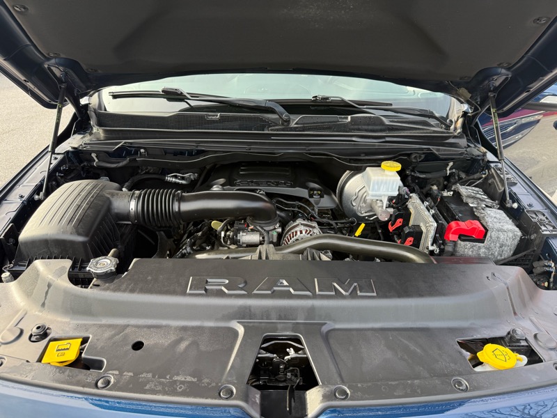 RAM 1500 Laramie 4x4 Crew Cab 5'7" Box 2019