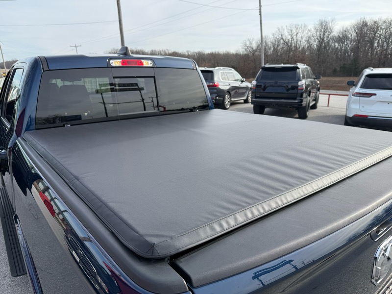 RAM 1500 Laramie 4x4 Crew Cab 5'7" Box 2019