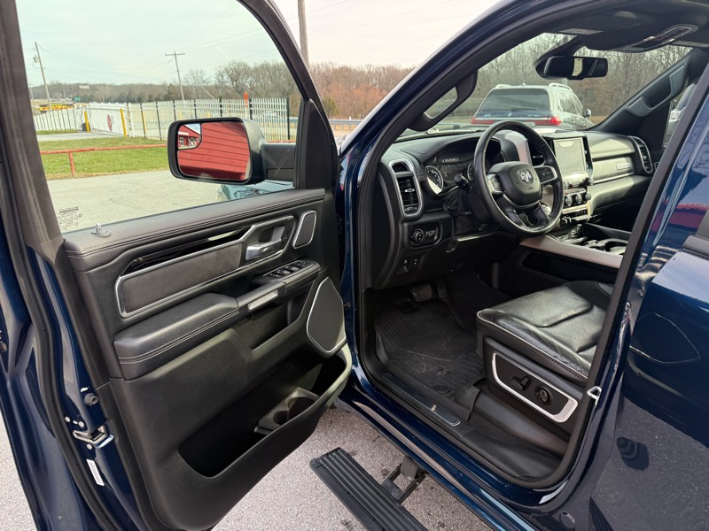 RAM 1500 Laramie 4x4 Crew Cab 5'7" Box 2019