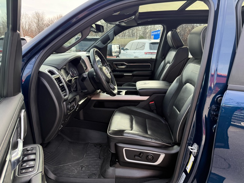 RAM 1500 Laramie 4x4 Crew Cab 5'7" Box 2019