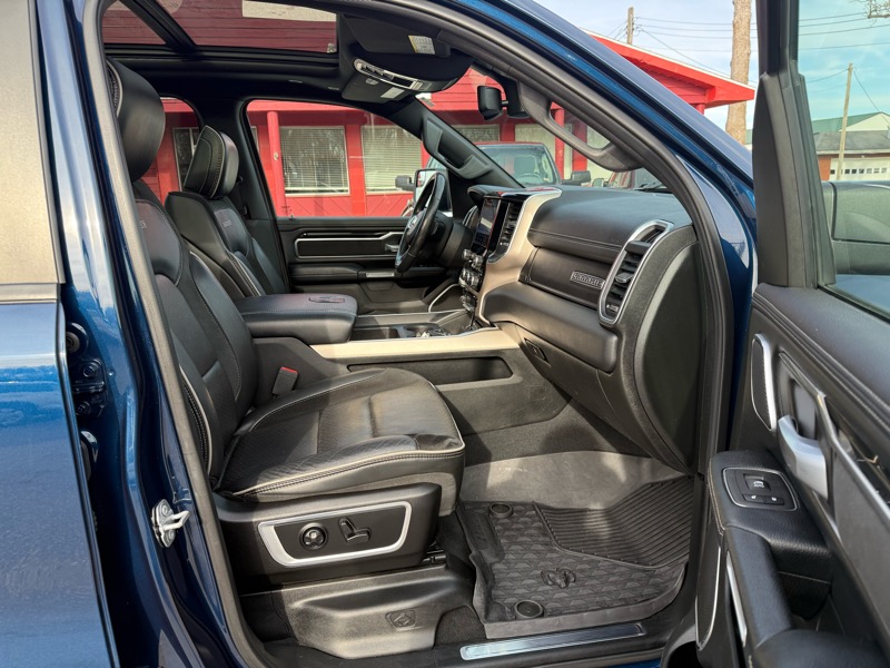 RAM 1500 Laramie 4x4 Crew Cab 5'7" Box 2019