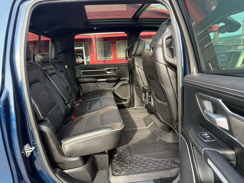 RAM 1500 Laramie 4x4 Crew Cab 5'7" Box 2019