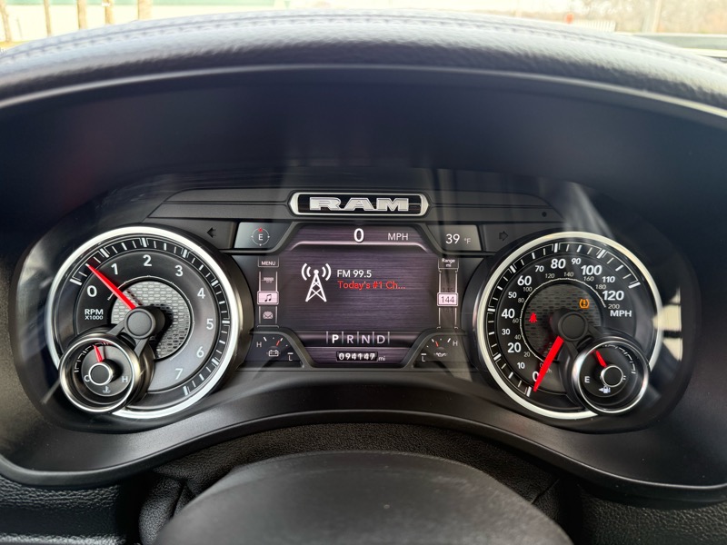 RAM 1500 Laramie 4x4 Crew Cab 5'7" Box 2019