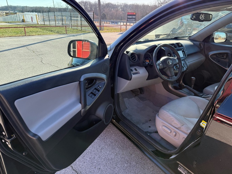 Toyota RAV4 4WD 4dr V6 Limited (Natl) 2012