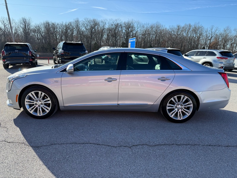 Cadillac XTS 4dr Sdn Luxury FWD 2019