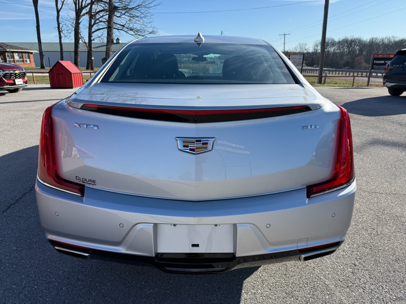 Cadillac XTS 4dr Sdn Luxury FWD 2019