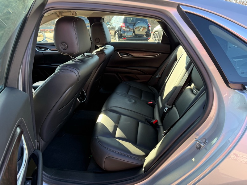 Cadillac XTS 4dr Sdn Luxury FWD 2019