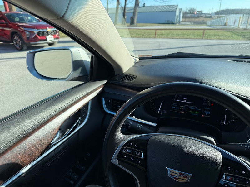 Cadillac XTS 4dr Sdn Luxury FWD 2019