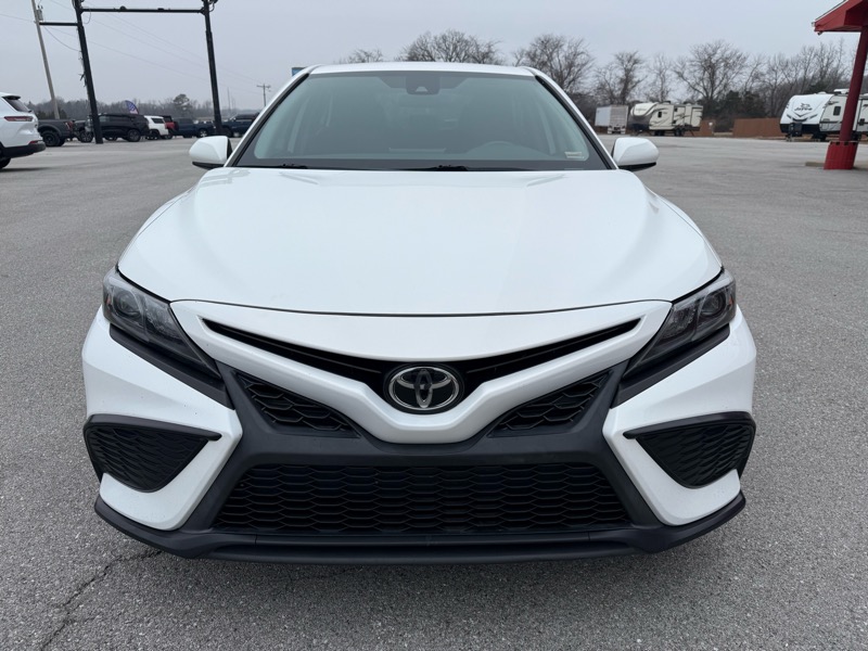 Toyota Camry SE Auto (Natl) 2021