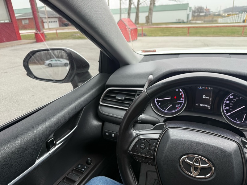 Toyota Camry SE Auto (Natl) 2021