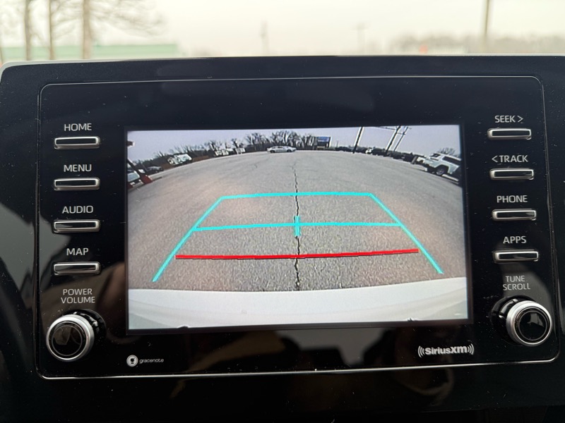 Toyota Camry SE Auto (Natl) 2021