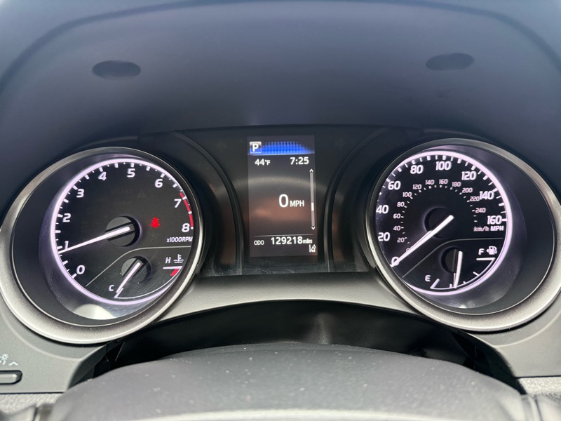 Toyota Camry SE Auto (Natl) 2021