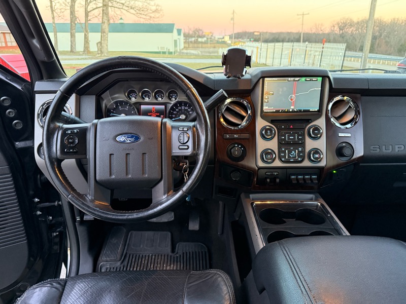Ford Super Duty F-350 SRW 4WD Crew Cab 156" Lariat 2014