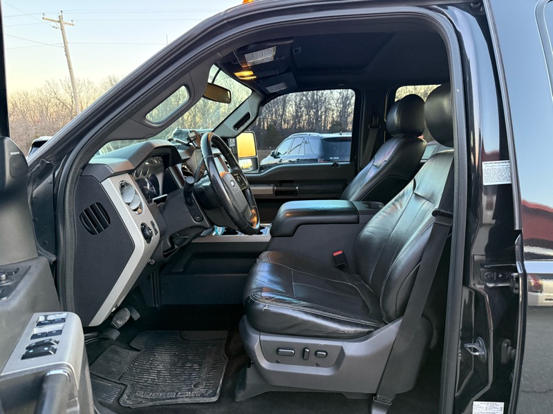 Ford Super Duty F-350 SRW 4WD Crew Cab 156" Lariat 2014