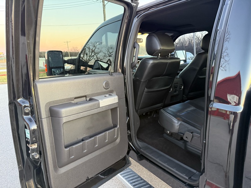 Ford Super Duty F-350 SRW 4WD Crew Cab 156" Lariat 2014