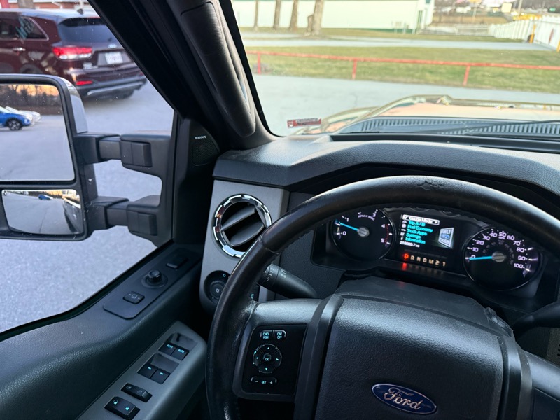 Ford Super Duty F-350 SRW 4WD Crew Cab 156" Lariat 2014