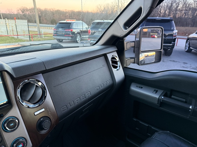 Ford Super Duty F-350 SRW 4WD Crew Cab 156" Lariat 2014