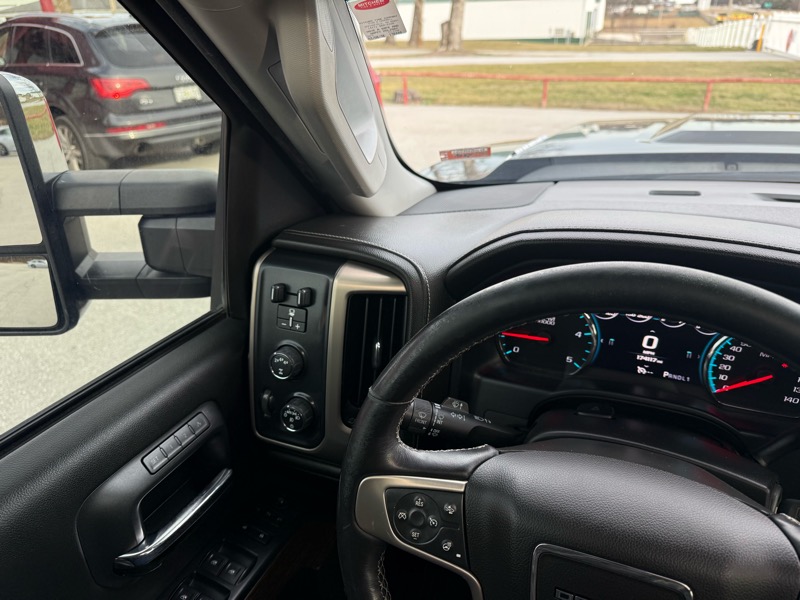 GMC Sierra 2500HD 4WD Crew Cab 153.7" Denali 2017