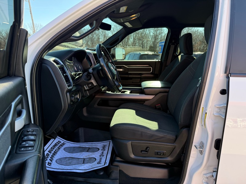 RAM 2500 Big Horn 4x4 Crew Cab 6'4" Box 2020