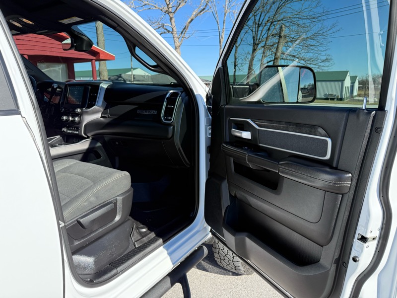 RAM 2500 Big Horn 4x4 Crew Cab 6'4" Box 2020