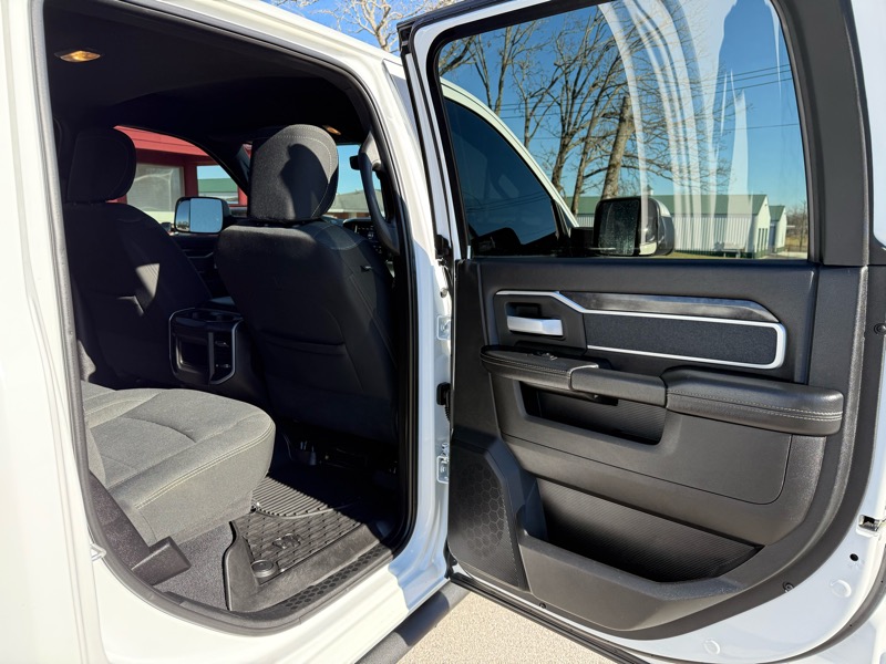 RAM 2500 Big Horn 4x4 Crew Cab 6'4" Box 2020