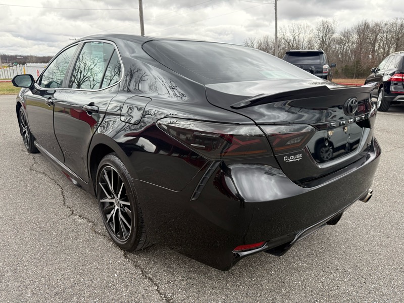 Toyota Camry SE Auto (Natl) 2018