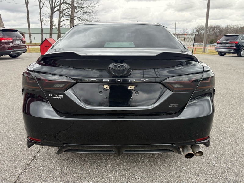 Toyota Camry SE Auto (Natl) 2018