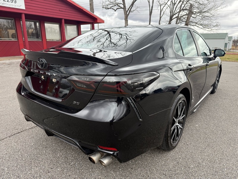Toyota Camry SE Auto (Natl) 2018