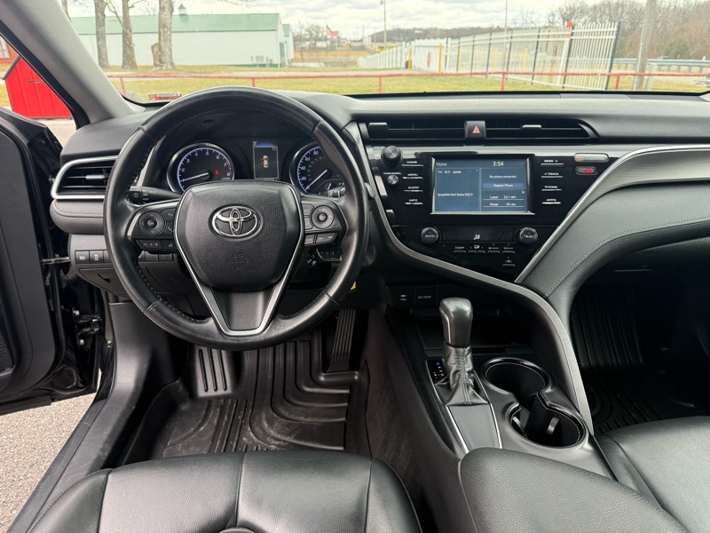 Toyota Camry SE Auto (Natl) 2018