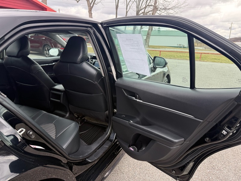 Toyota Camry SE Auto (Natl) 2018