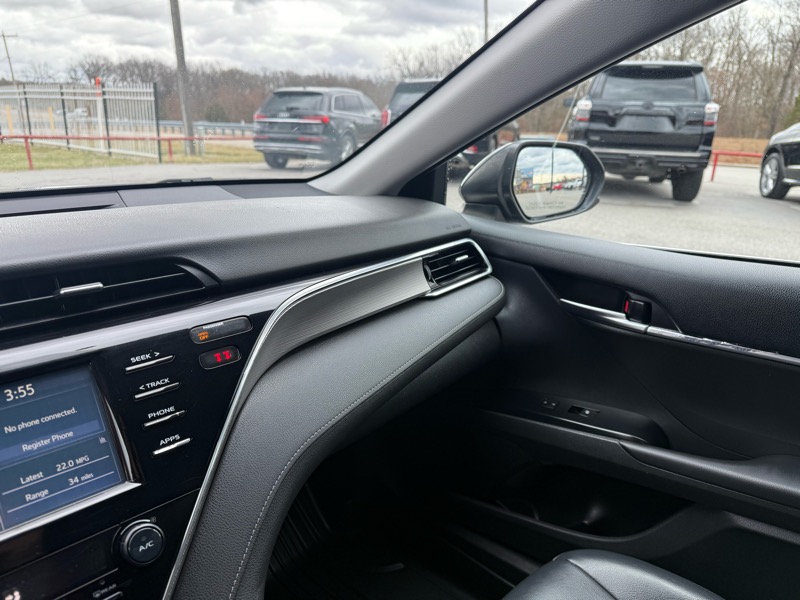 Toyota Camry SE Auto (Natl) 2018