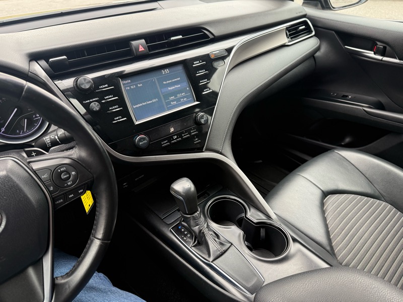 Toyota Camry SE Auto (Natl) 2018