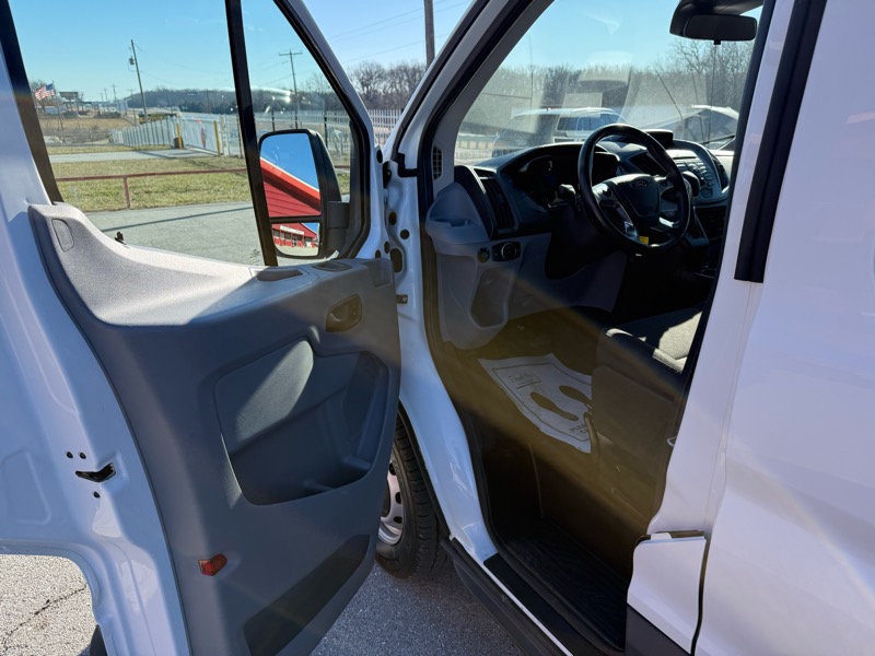 Ford Transit Wagon T-350 148" Low Roof XLT Swing-Out RH Dr 2016