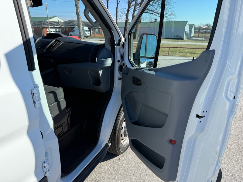 Ford Transit Wagon T-350 148" Low Roof XLT Swing-Out RH Dr 2016