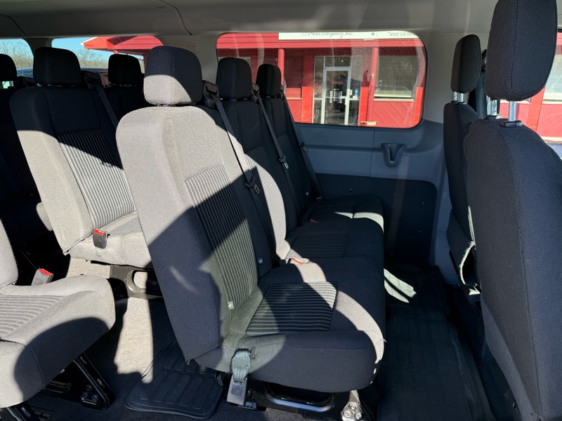 Ford Transit Wagon T-350 148" Low Roof XLT Swing-Out RH Dr 2016