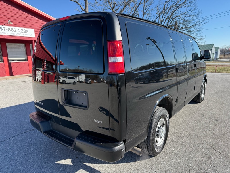 Chevrolet Express Passenger RWD 2500 135" LS 2023