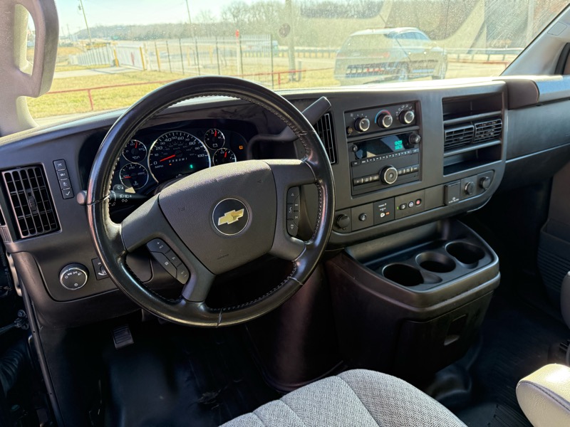 Chevrolet Express Passenger RWD 2500 135" LS 2023