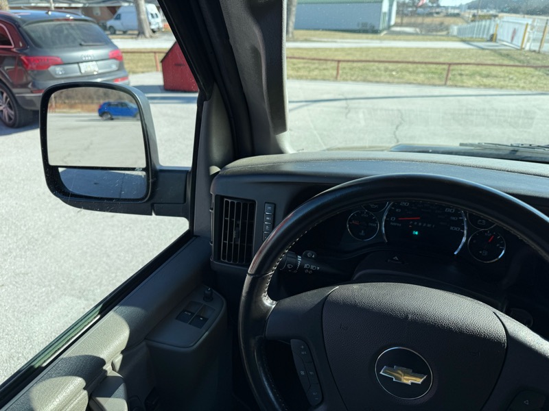 Chevrolet Express Passenger RWD 2500 135" LS 2023