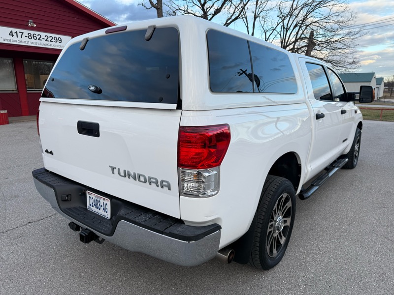 Toyota Tundra 4WD Truck CrewMax 5.7L FFV V8 6-Spd AT (Natl) 2013