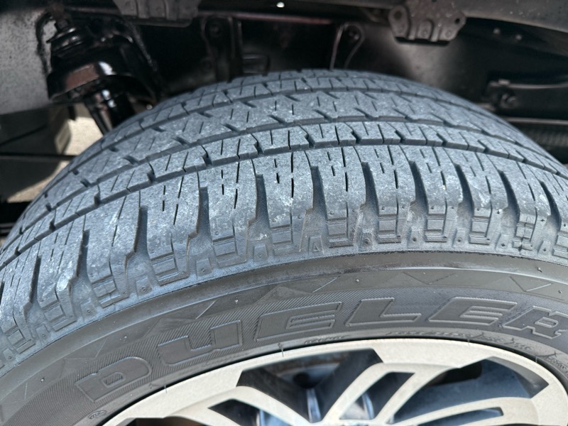 Toyota Tundra 4WD Truck CrewMax 5.7L FFV V8 6-Spd AT (Natl) 2013