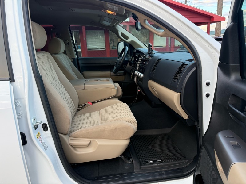 Toyota Tundra 4WD Truck CrewMax 5.7L FFV V8 6-Spd AT (Natl) 2013