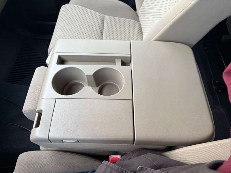 Toyota Tundra 4WD Truck CrewMax 5.7L FFV V8 6-Spd AT (Natl) 2013